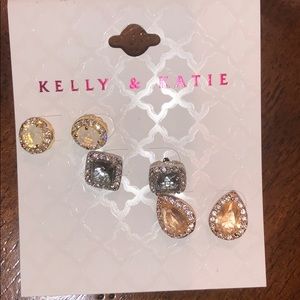 Rhinestone stud earrings